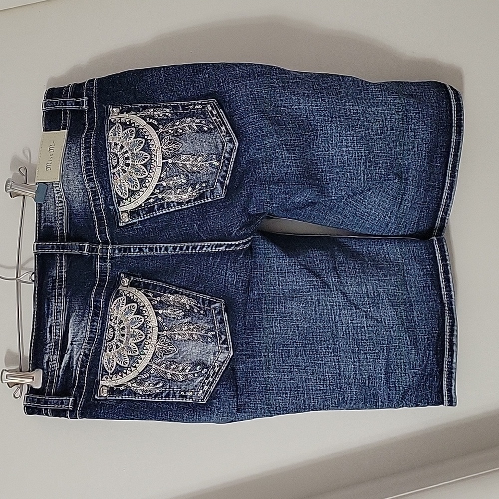 NWOT Miss Me mid-rise bermuda size 31